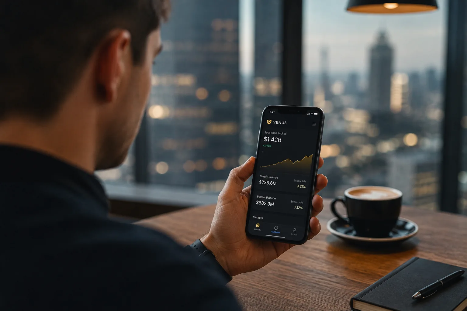 Macro oblique d’un smartphone affichant l’interface Venus au-dessus d’un bureau financier, centre de services DeFi à Singapour
